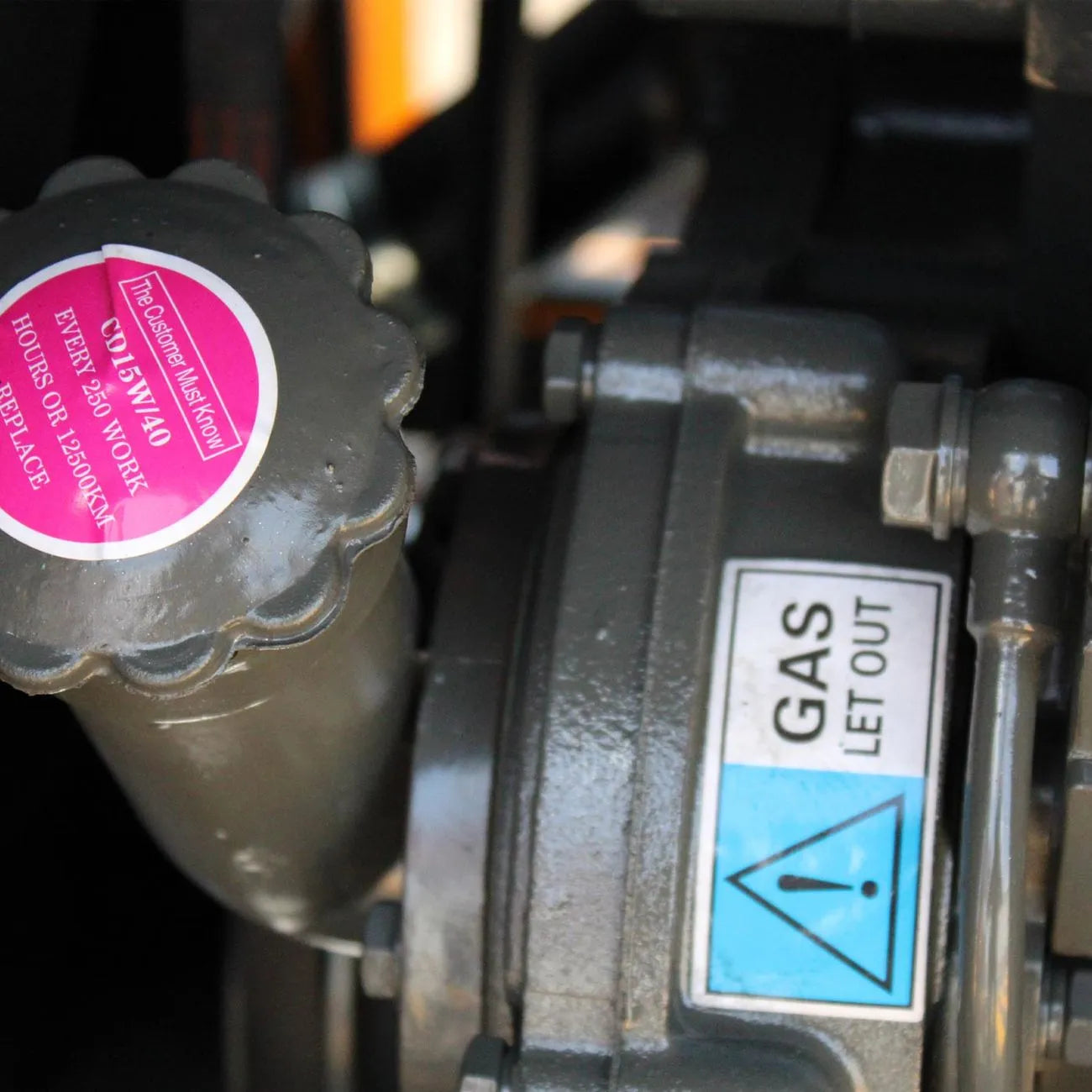 Generador Estacionario Trifasico Motor Ricardo Cabina Acustica 20kw/25kva TDK TDKGE25K